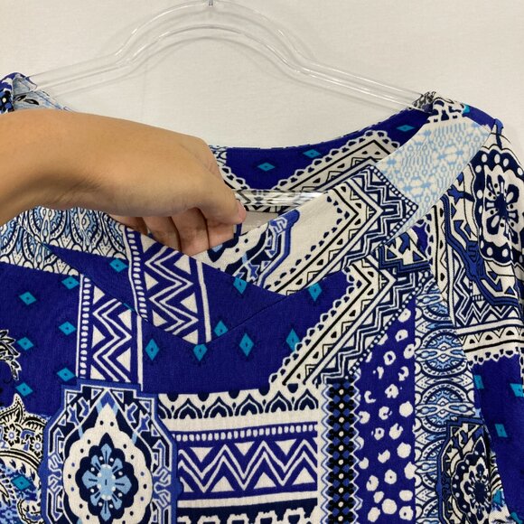 Chico's Travelers size 12/14 Blue Abstract Boho Slinky Knit 3/4 Sleeve Blouse - Picture 3 of 10